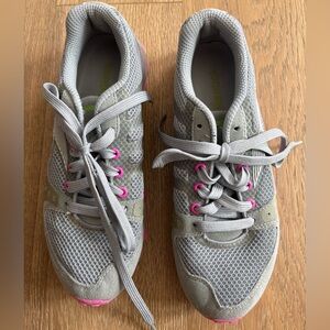 Gray Reebok women’s sneakers size 7.5